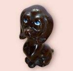 chien marron triste kitsch statuette bibelot boudeur